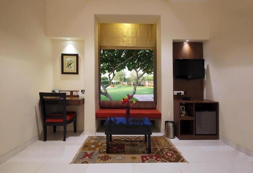 منتجع Lemon Tree Hotel, Tarudhan Valley, Manesar