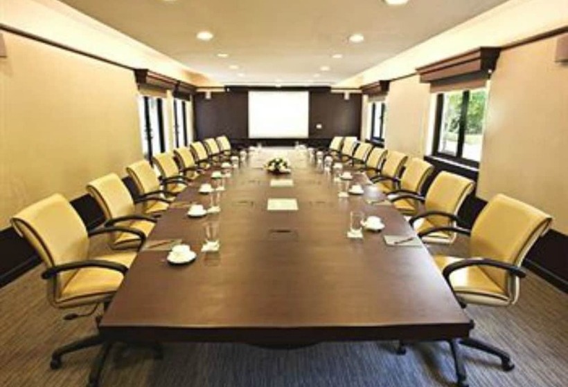 منتجع Lemon Tree Hotel, Tarudhan Valley, Manesar