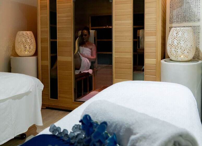 هتل Your Stay In Surfers