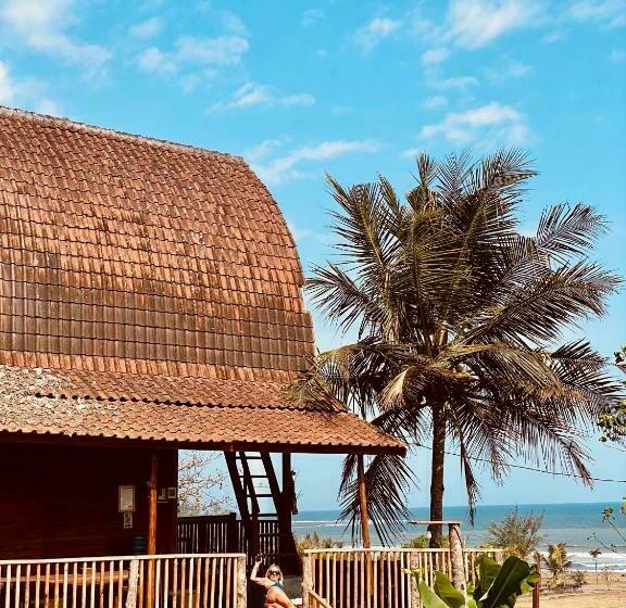 Пансион Dikaloha Surfschool And Stay