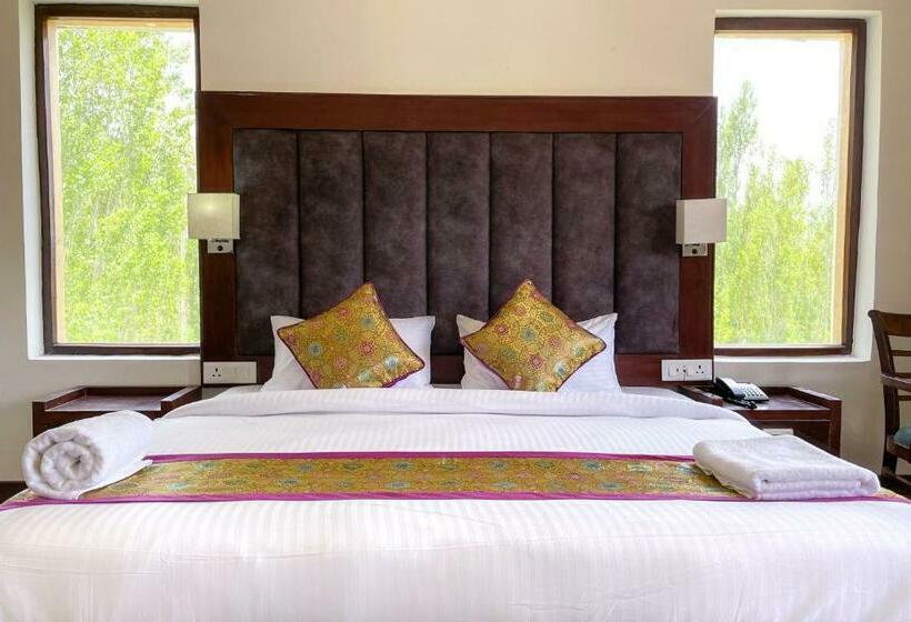 Отель Deskitsal