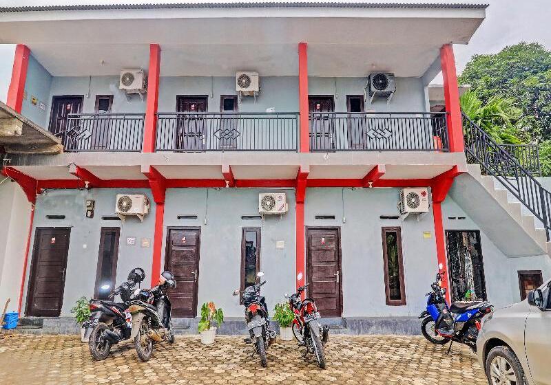 هتل Oyo 91022 Steze Homestay Syariah