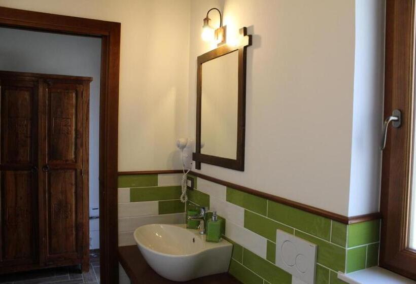 פנסיון The Chalet, Guest House