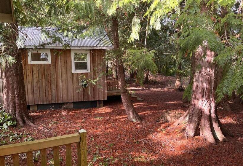 فندق Lopez Farm Cottages & Tent Camping