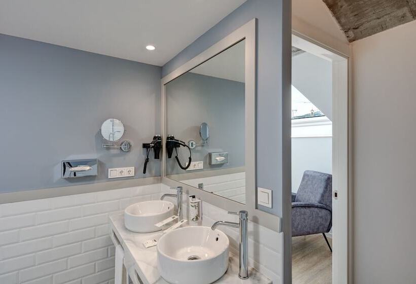 Sercotel Granada Suites