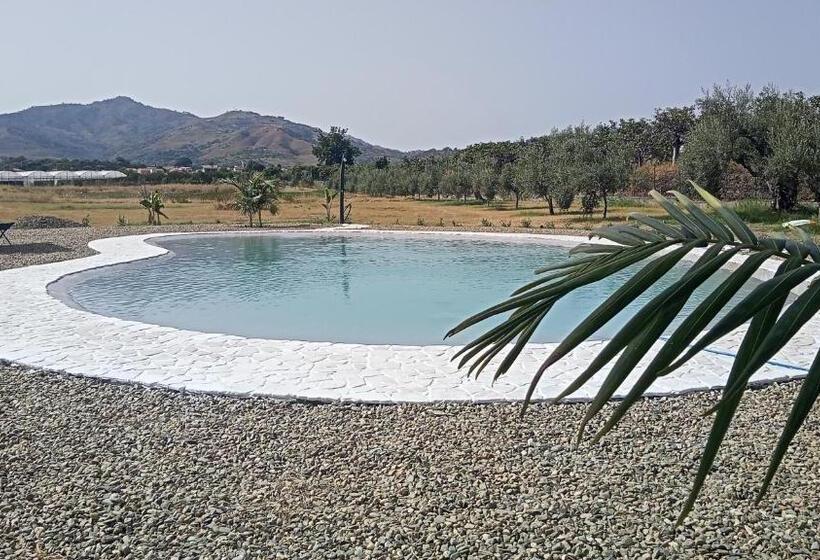 استراحتگاه Minissale Farmhouse