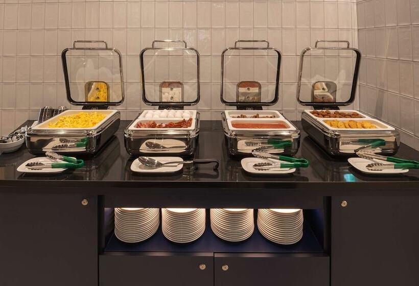 فندق Hampton By Hilton Munich City North