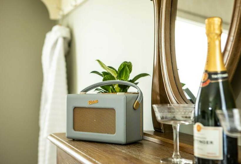 בית מלון כפרי The White Horse Boughton Under Blean