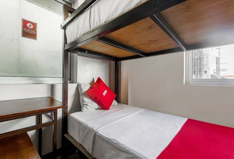 Hotel Vaccinated Staff  Oyo 850 Clr Mn Inn