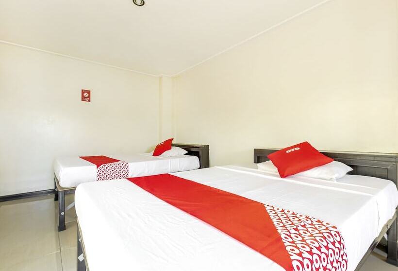 Hotel Vaccinated Staff  Oyo 850 Clr Mn Inn