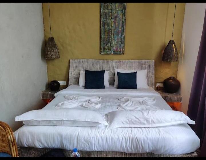 هتل Amata By The Beach