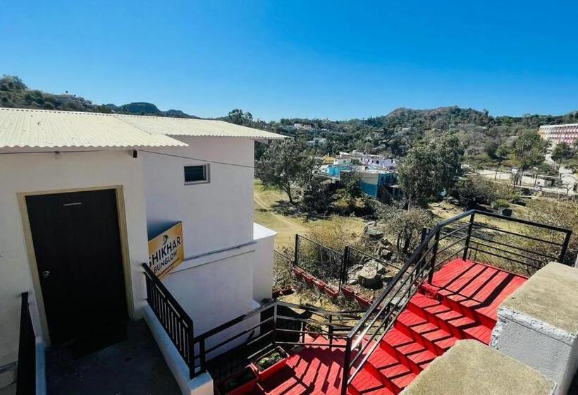 ベッドアンドブレックファースト Shikhar Bunglow   A Stunning Valley View Bungalow In Mount Abu