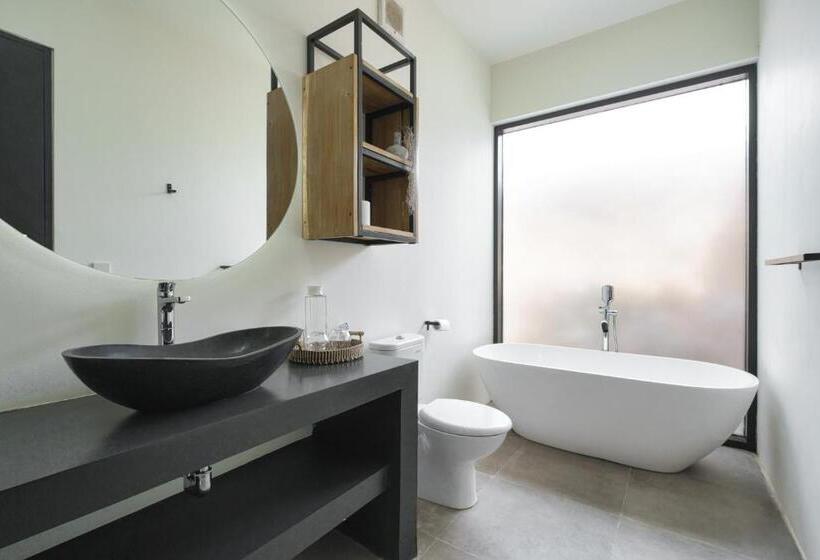 בית מלון כפרי Amazing Lombok Resort