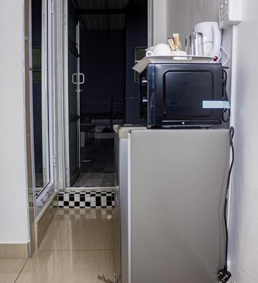 پانسیون 18 On Sherlock