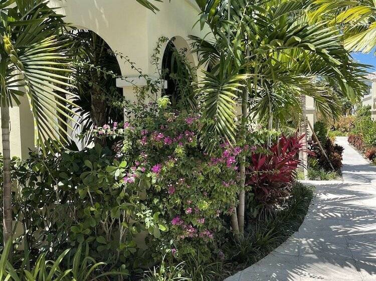 هتل Bungalows At Windsong On The Reef