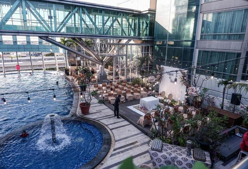 هتل Horison Ultima Bekasi