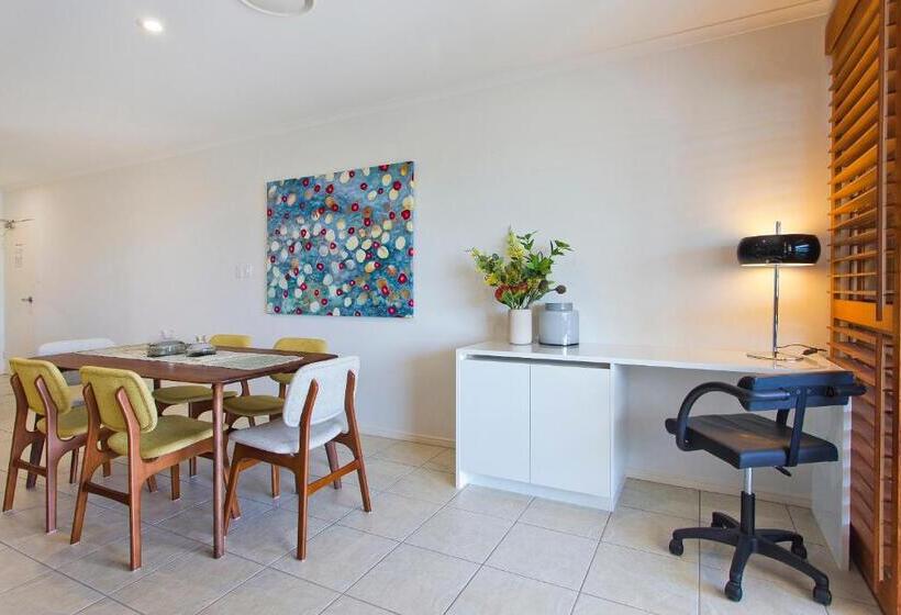 ホテル Offshore Noosa Resort