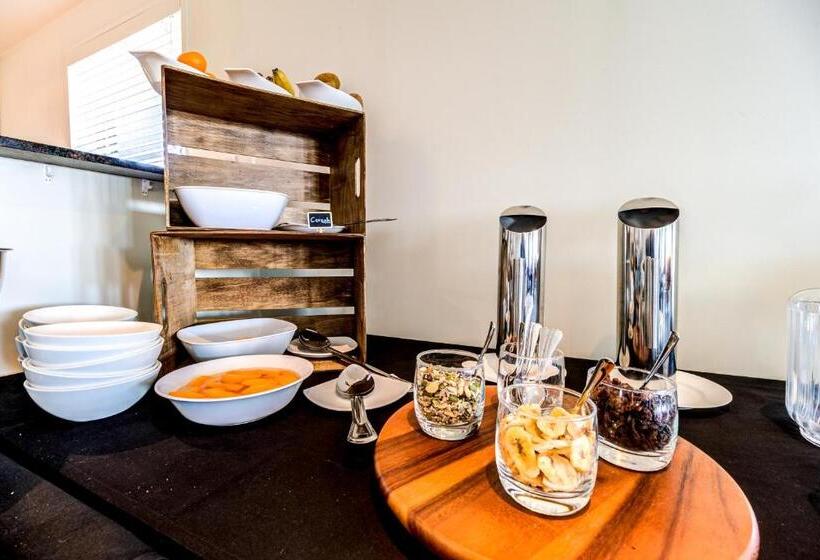 هتل Parkview On Hagley