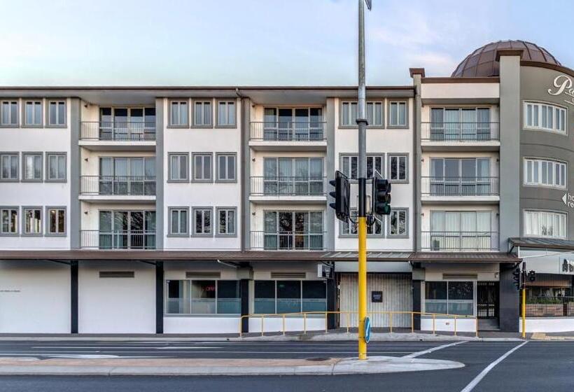 هتل Parkview On Hagley