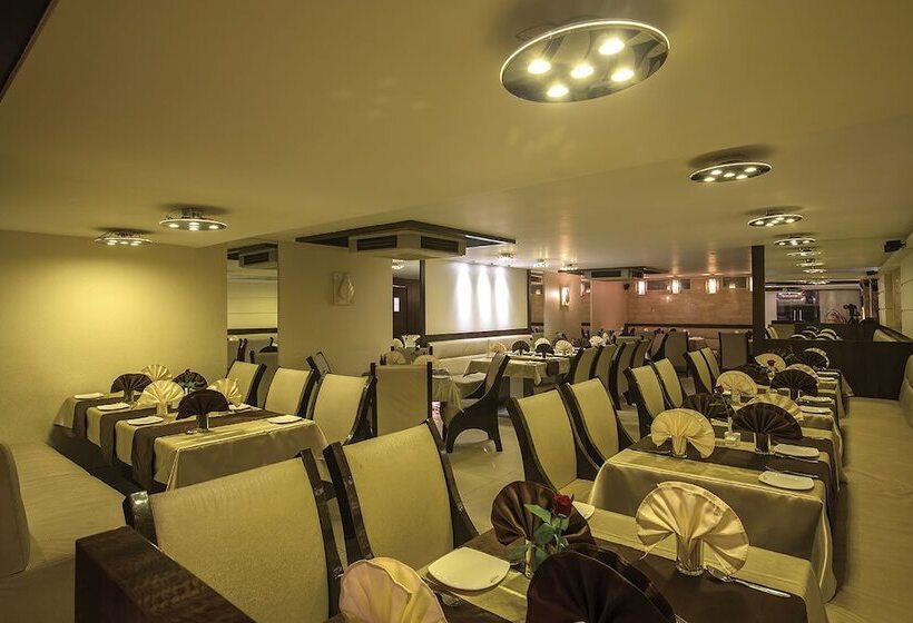 Отель Regenta Inn Embassy