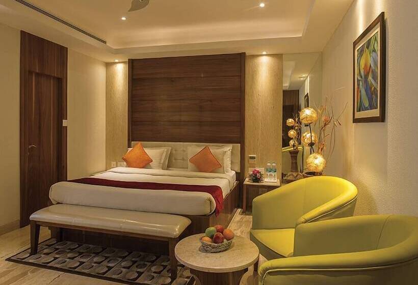 Отель Regenta Inn Embassy