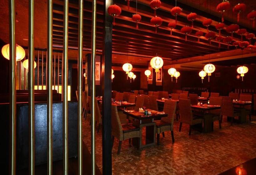 Отель The Bentley Seaside Boutique