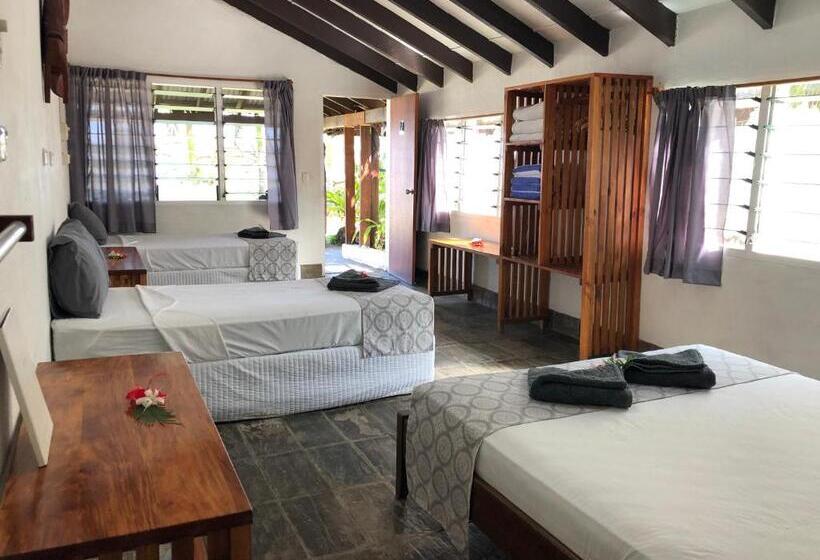 استراحتگاه Deco Stop Lodge