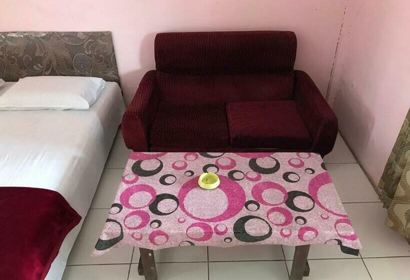 هتل Miranda At Desa Wisata Berastagi