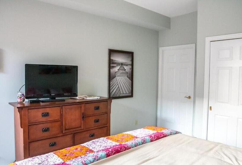 הוסטל The Jypsy Inn / Muskoka