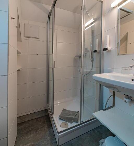 ベッドアンドブレックファースト Haus Weyregg   Pension