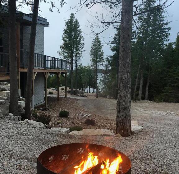Stone Cove Waterfront Adults Only B&b