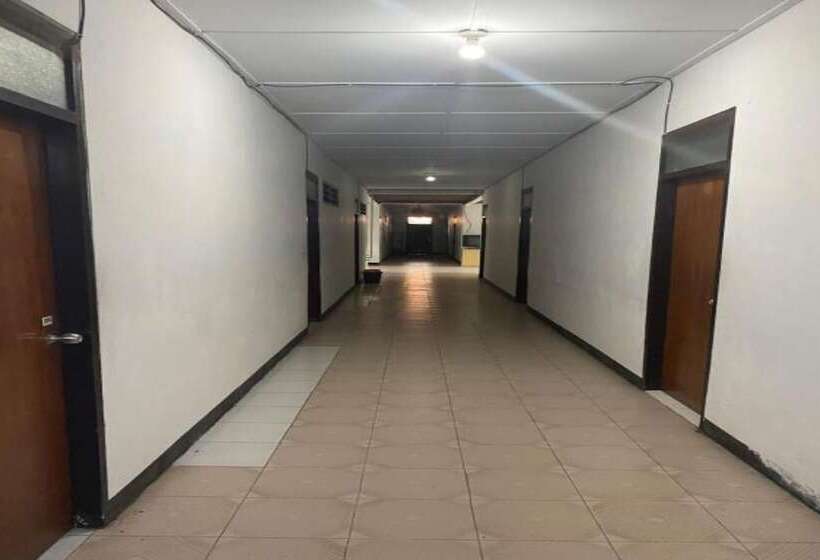 هتل Capital O 91073 Rantepao Lodge