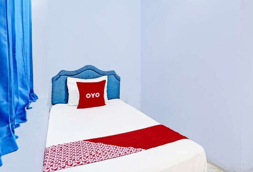 ホテル Oyo 2708  Kemuning Syariah