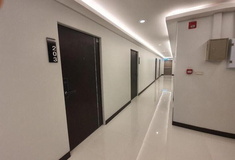 T Nee Hotel@udon