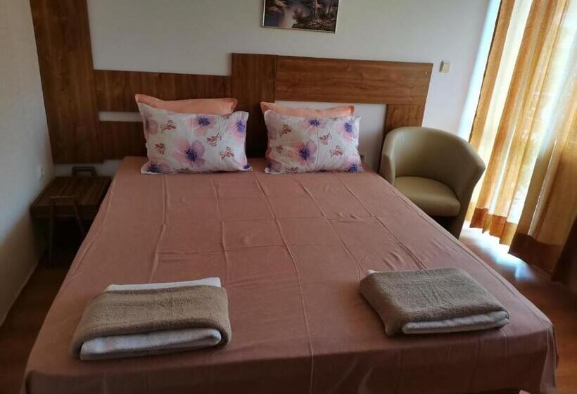 پانسیون Guest House Villa Stefi