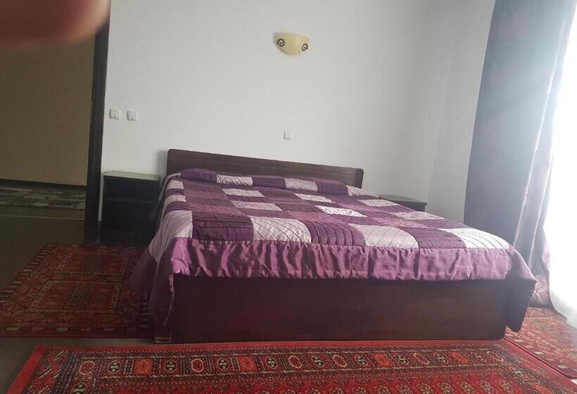 تختخواب و صبحانه Casa David