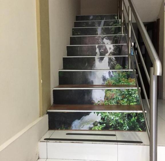 هاستل Hostal Bryana Inn Baños