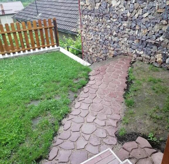 پانسیون Casa Uila