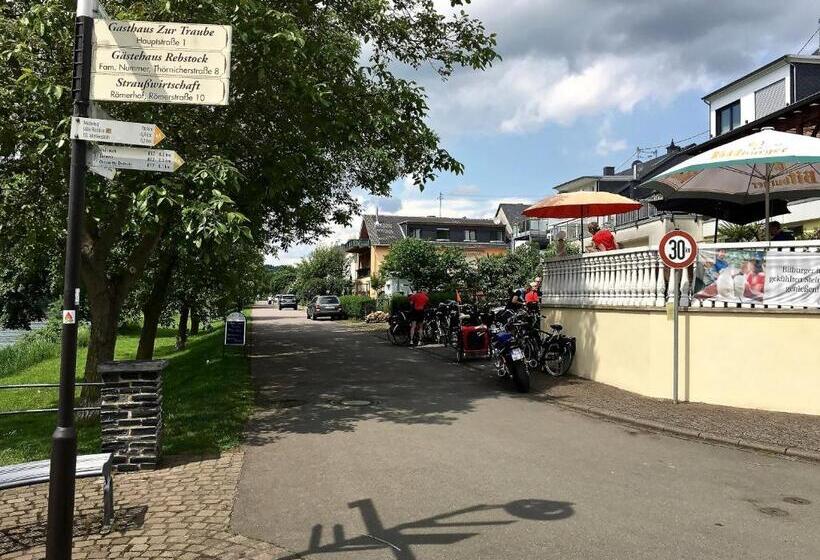 ベッドアンドブレックファースト Gästehaus Hoffmann