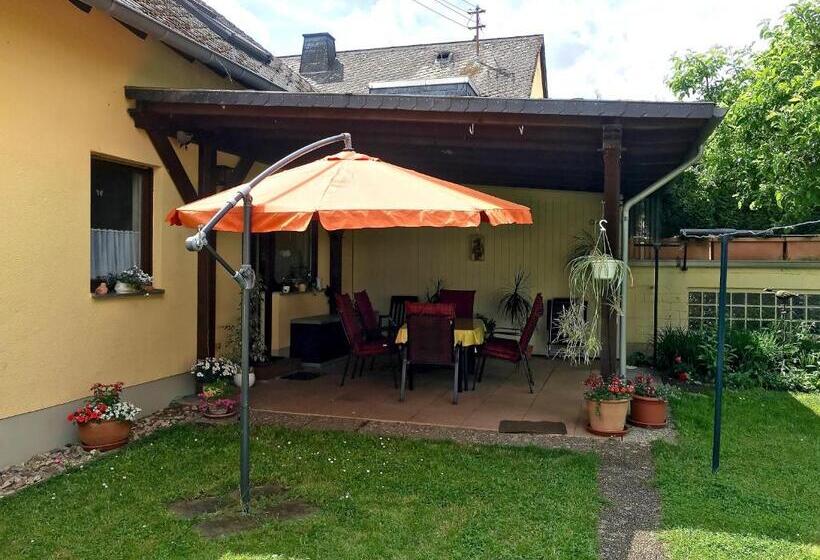 ベッドアンドブレックファースト Gästehaus Hoffmann