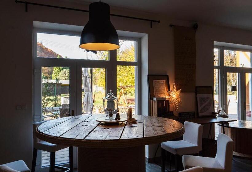 پانسیون Anděl Penzion & Cafe