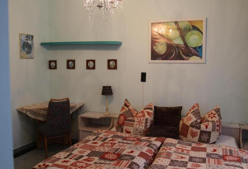 پانسیون Lebensart