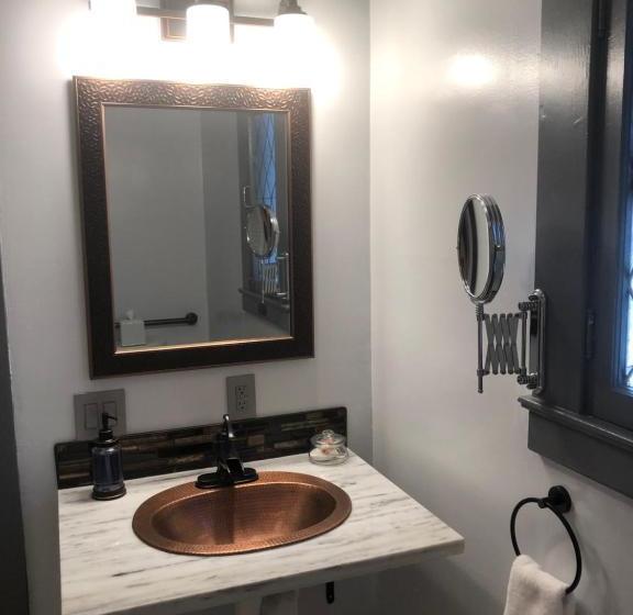 مبيت وإفطار Amber House Inn Of Midtown