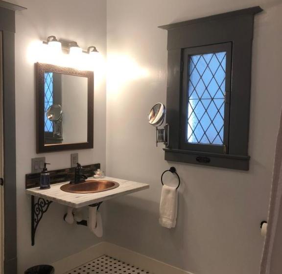 مبيت وإفطار Amber House Inn Of Midtown