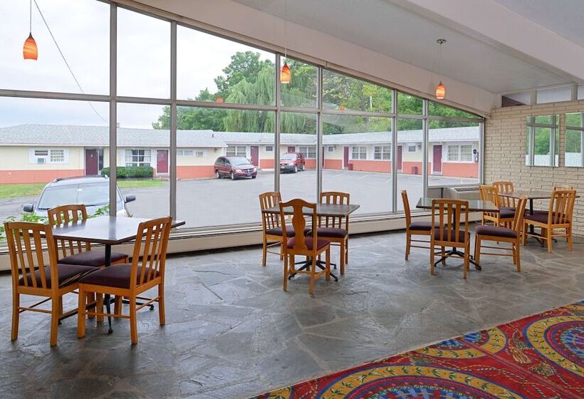 בית מלון כפרי Americas Best Value Inn Geneva