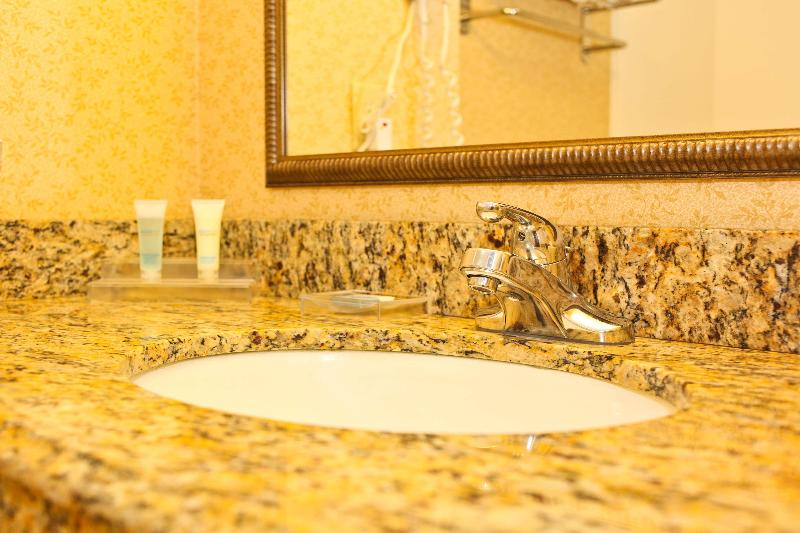 هتل Best Western Executive Inn & Suites