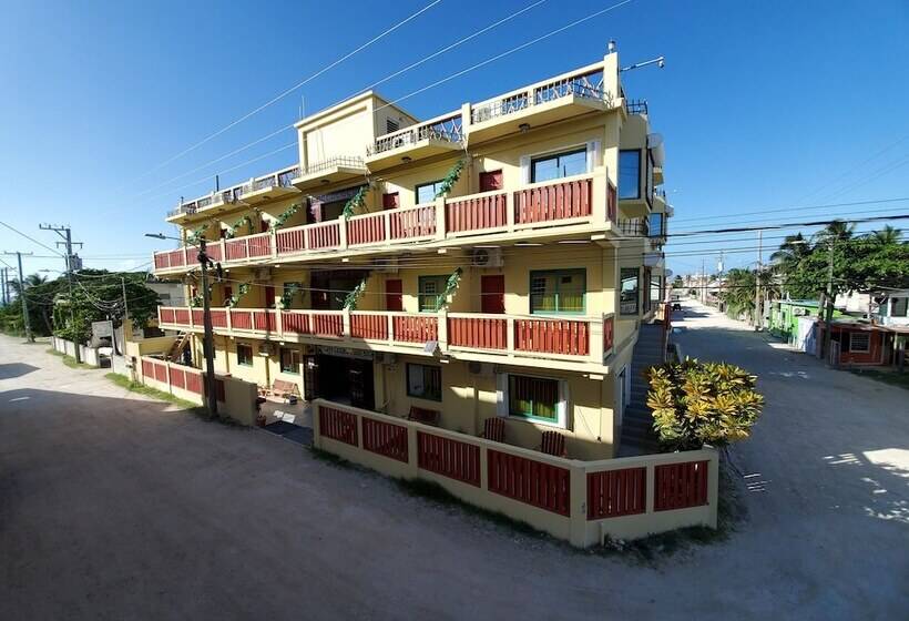 فندق Caye Caulker Plaza
