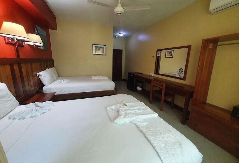 فندق Caye Caulker Plaza
