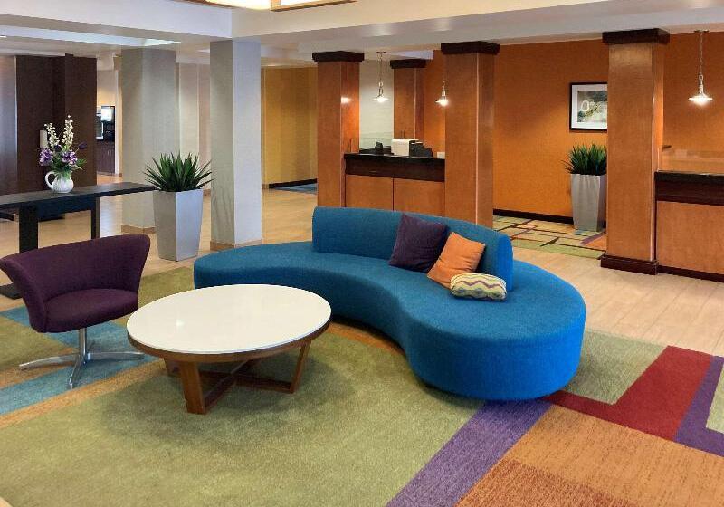 هتل Comfort Inn & Suites Ankeny  Des Moines