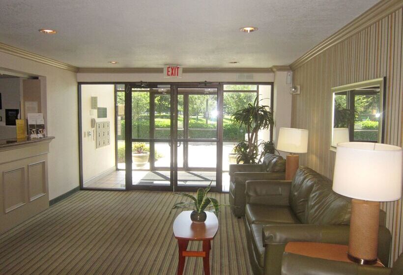 בית מלון כפרי Southpoint Suites